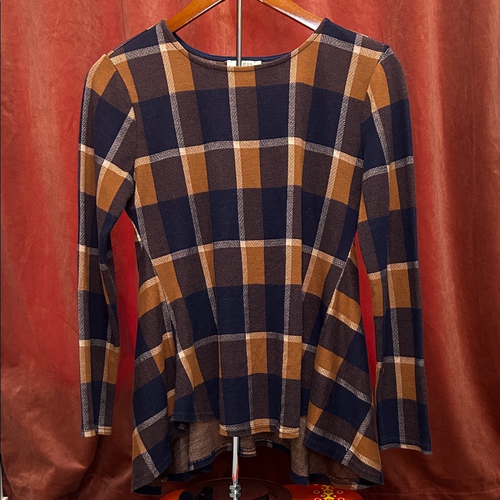 EUC Umgee Checkered Long Sleeve Top in Navy and Tan